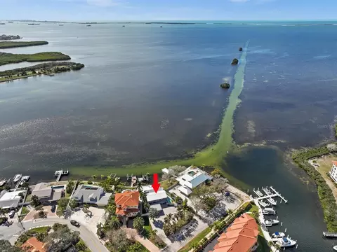 104 Klosterman Rd W, Palm Harbor, FL 34683