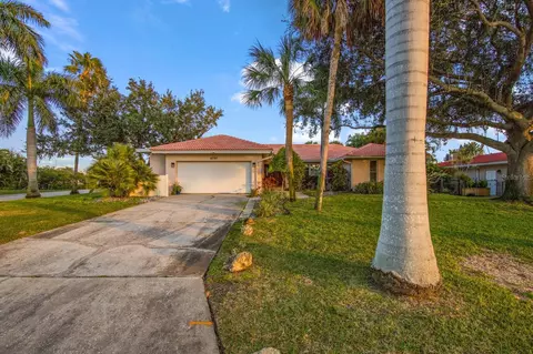 4797 Overlook Dr NE, Saint Petersburg, FL 33703