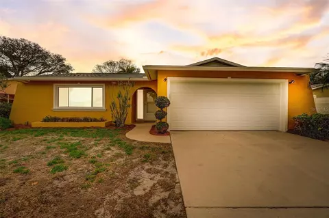 12233 Imperial Dr, Seminole, FL 33772