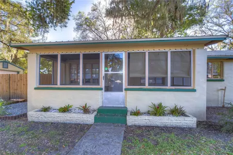 5237 4th St, Zephyrhills, FL 33542