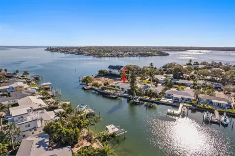 2560 S Shore Dr SE, Saint Petersburg, FL 33705