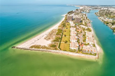 7467 Bayshore Dr #301, Treasure Island, FL 33706