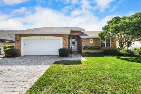 972 Gasparilla Dr NE, Saint Petersburg, FL 33702