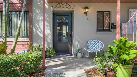 719 83rd Ave N #101, Saint Petersburg, FL 33702