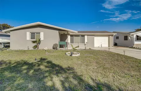 3418 Columbus Dr, Holiday, FL 34691