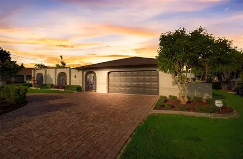 3718 SE 18th Pl, Cape Coral, FL 33904