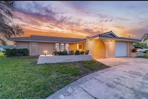 5029 Pelican Dr, New Port Richey, FL 34652