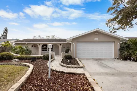 2115 Flamingo Pl, Safety Harbor, FL 34695