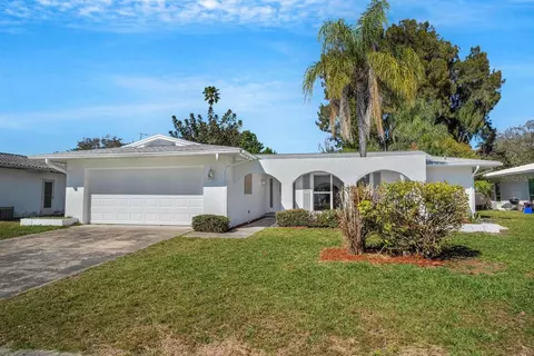 14919 Crown Dr, Largo, FL 33774