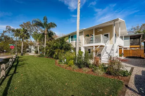399 Pennsylvania Ave, Palm Harbor, FL 34683