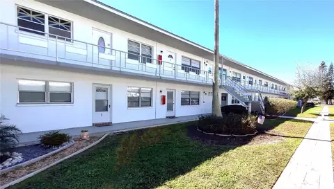 5895 18th St N #6, Saint Petersburg, FL 33714