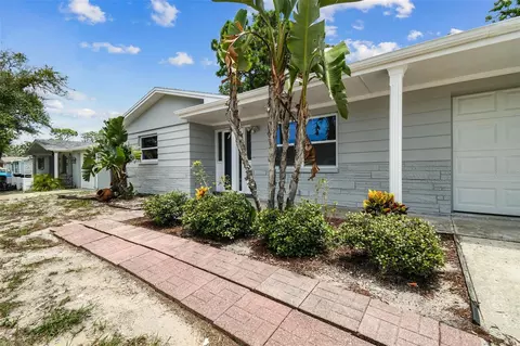 1400 Honor Dr, Holiday, FL 34690