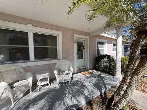 5835 47th Ave N, Kenneth City, FL 33709