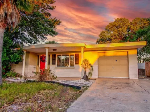 1446 Solar Dr, Holiday, FL 34691