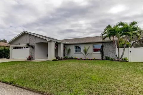 2047 Chadsworth Dr, Dunedin, FL 34698