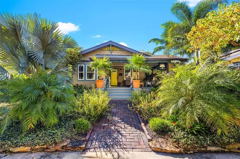 2758 Burlington Ave N, Saint Petersburg, FL 33713