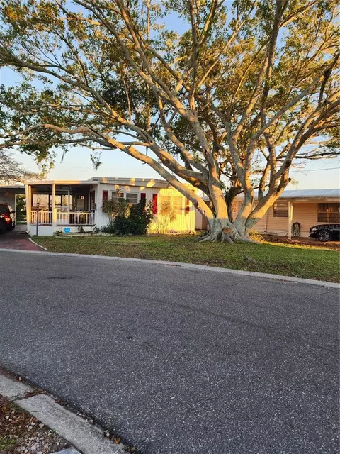5111 9th St W, Bradenton, FL 34207