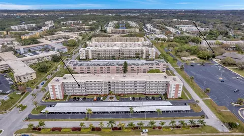 5501 80th St N #404, Saint Petersburg, FL 33709