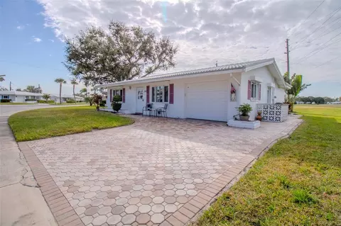 4052 Mainlands Blvd N, Pinellas Park, FL 33782