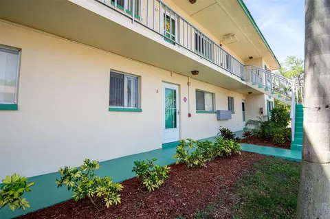2001 Greenbriar Blvd #8, Clearwater, FL 33763