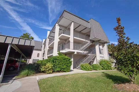 8799 Bardmoor Blvd #305, Seminole, FL 33777