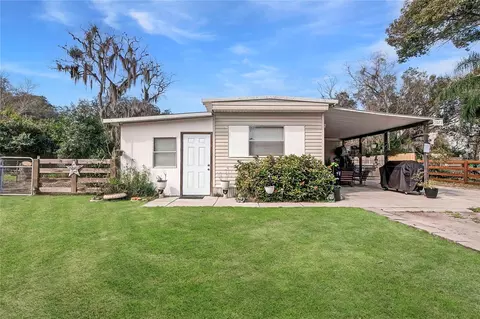 2072 NW 10th Ter, Lake Panasoffkee, FL 33538