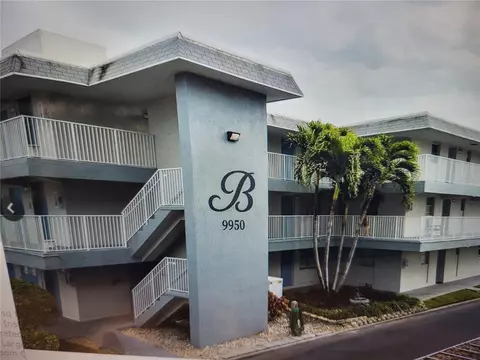 9950 47th Ave N #104, Saint Petersburg, FL 33708
