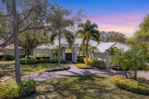 8207 Regents Ct, University Park, FL 34201