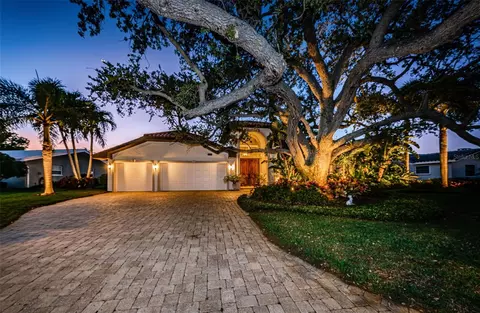 1923 Iowa Ave NE, Saint Petersburg, FL 33703