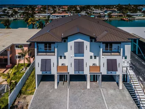 12305 3rd St E #1, Treasure Island, FL 33706