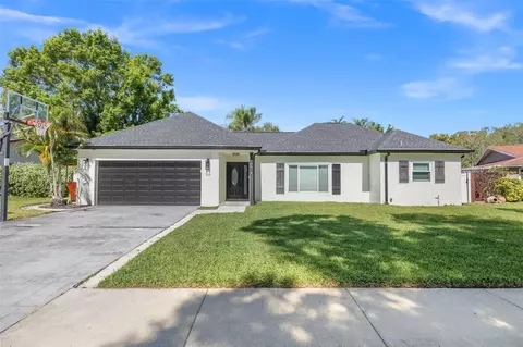10618 95th St, Seminole, FL 33777