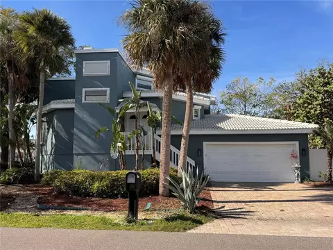 16100 2nd St E, Redington Beach, FL 33708