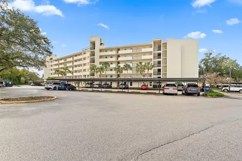 225 Country Club Dr #1106, Largo, FL 33771