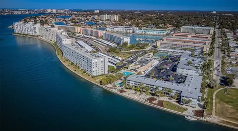 3128 59th St S #406, Gulfport, FL 33707