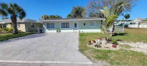 13909 Duley Ave, Hudson, FL 34667