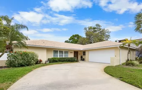 12811 Mia Cir, Largo, FL 33774