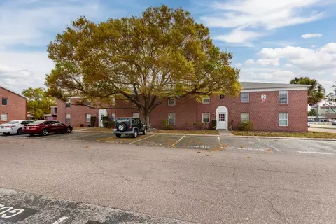 8543 10th St N #B, Saint Petersburg, FL 33702