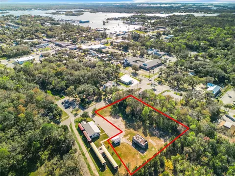 41 NE Crystal St, Crystal River, FL 34428