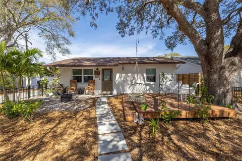 877 49th Ave N, Saint Petersburg, FL 33703
