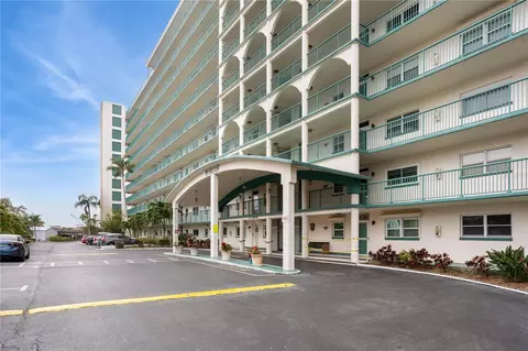 6020 Shore Blvd S #1003, Gulfport, FL 33707