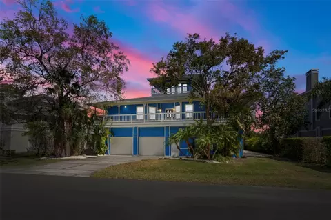 965 Point Seaside Dr, Crystal Beach, FL 34681