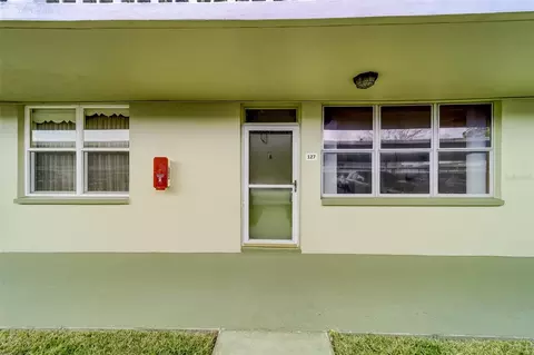 4890 Bay St NE #127, Saint Petersburg, FL 33703