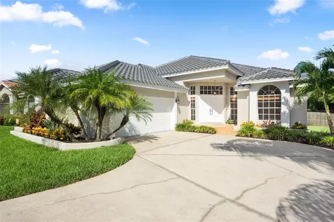851 Live Oak Ave NE, Saint Petersburg, FL 33703
