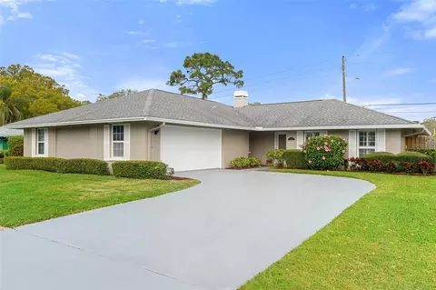13169 Linden Place Dr, Seminole, FL 33776