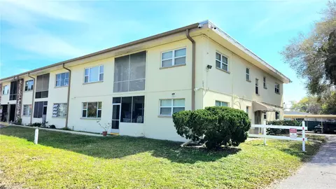 416 73rd Ave N #107, Saint Petersburg, FL 33702