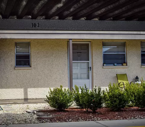 4829 Onyx Ln #103, New Port Richey, FL 34652
