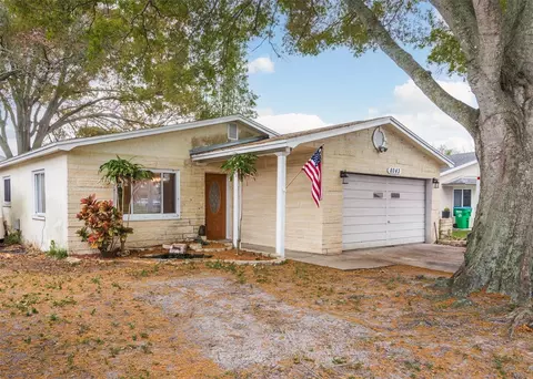 8043 92nd St, Seminole, FL 33777