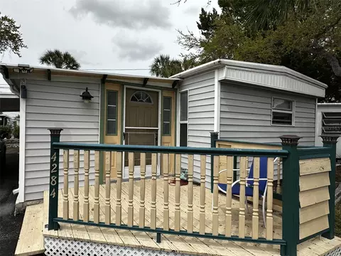 4284 85th Ln N #26, Saint Petersburg, FL 33709