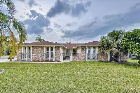 9811 Tradewinds Dr, Port Richey, FL 34668