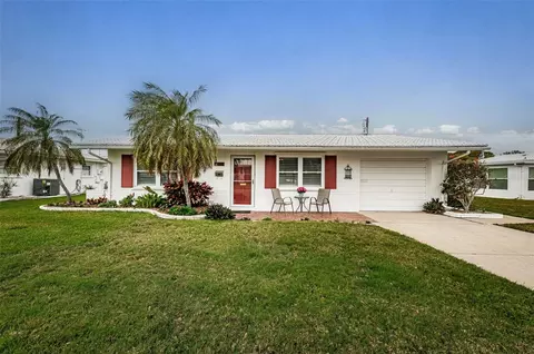 9156 140th Way, Seminole, FL 33776